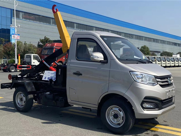 中威長安汽油藍牌3方勾臂式垃圾車?