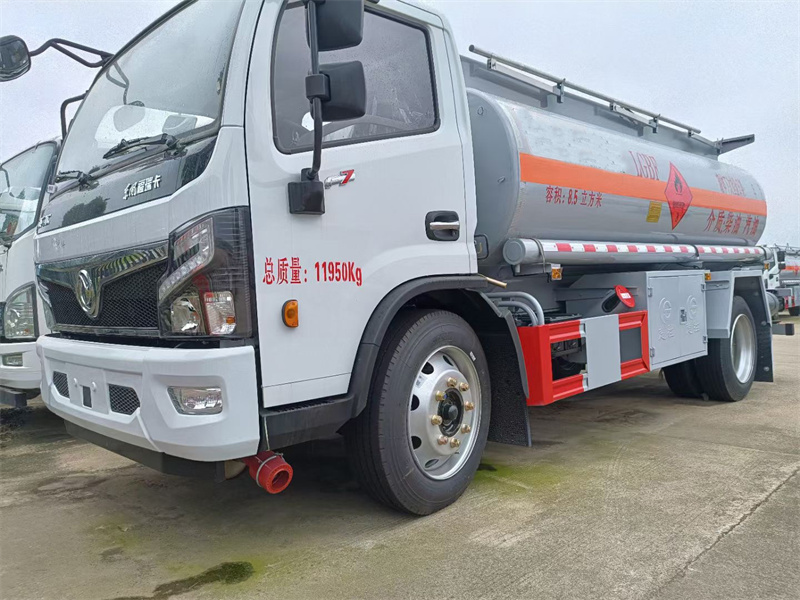 東風(fēng)8.46方運(yùn)油車