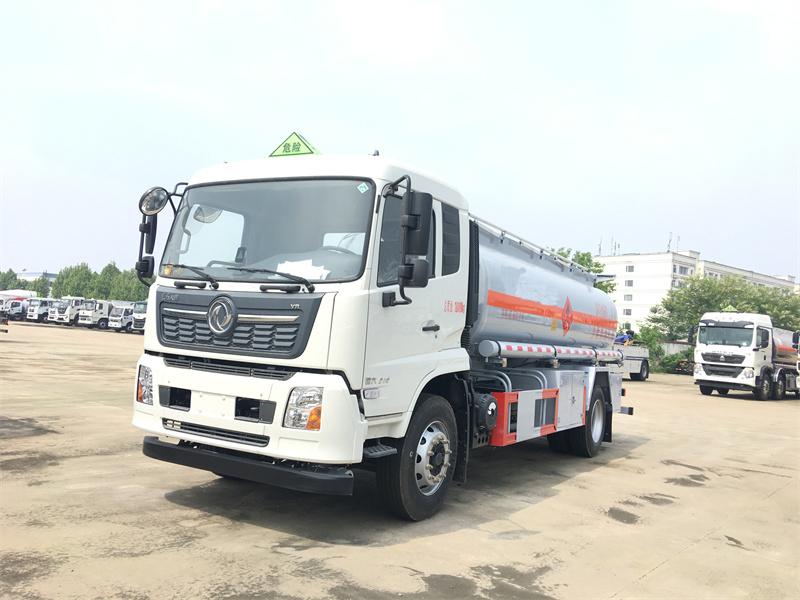 東風(fēng)12.65天錦運(yùn)油車