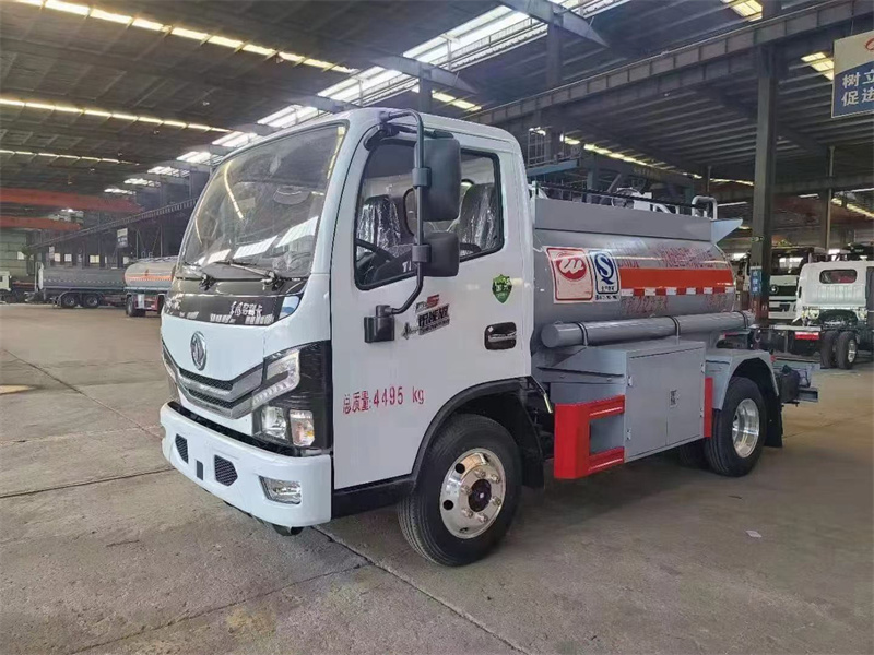 東風(fēng)2噸油罐車