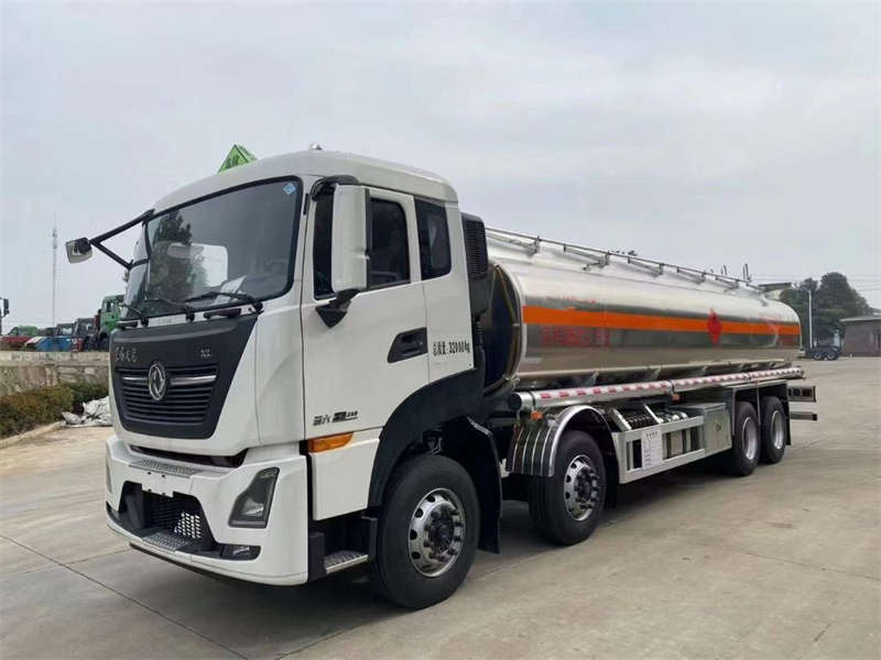 東風(fēng)天龍前四后八20噸油罐車