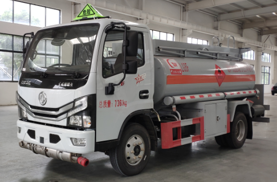 東風(fēng)4.5方加油車