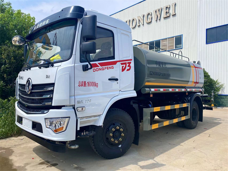 中威東風專底D3 12噸灑水車